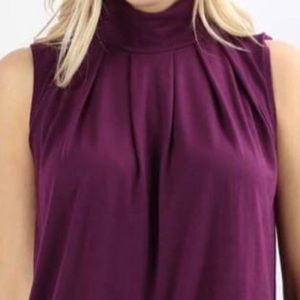 Sleeveless pleated top